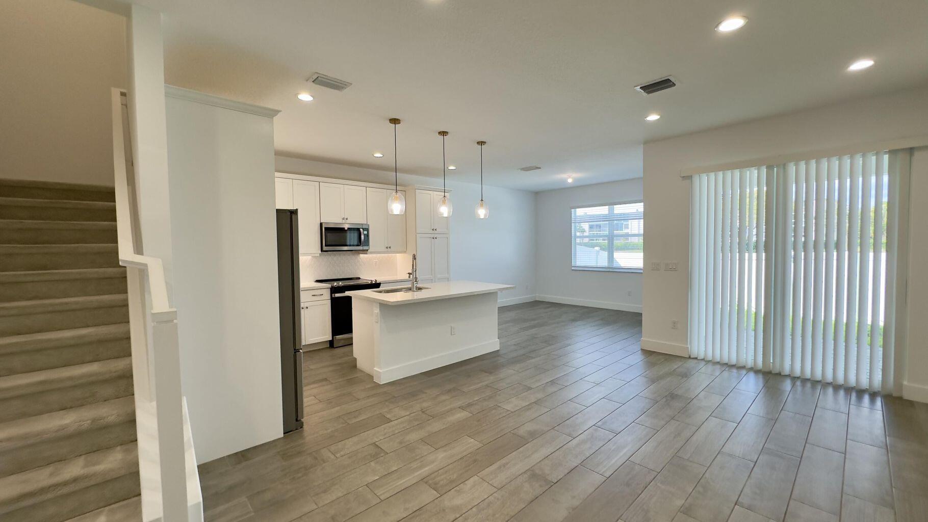 DEERFIELD CROSSING - Residential