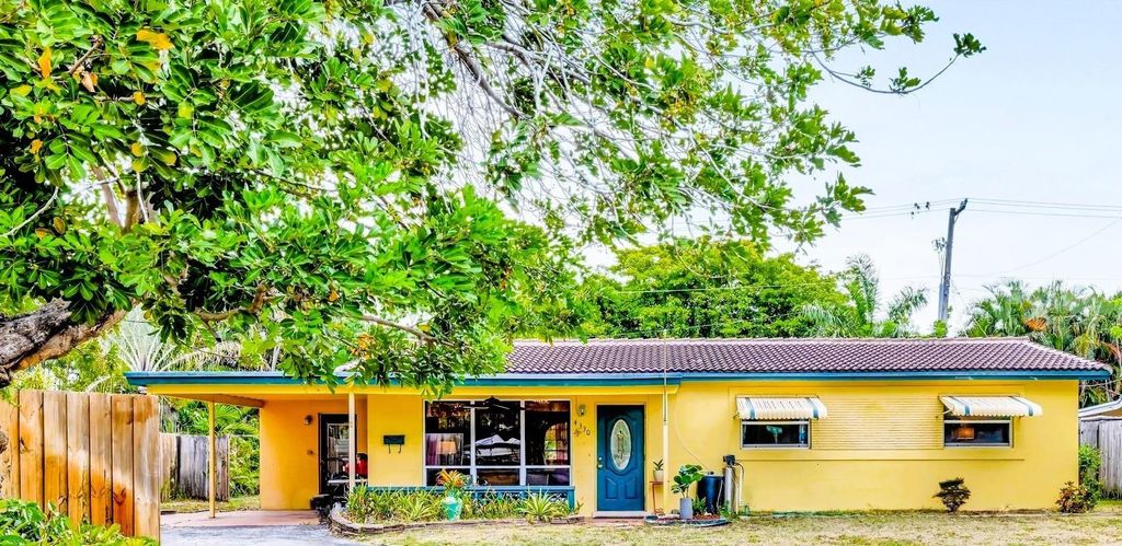 Photo of 4330 NE 20th Avenue, Oakland Park, FL 33308 (MLS # F10500491)