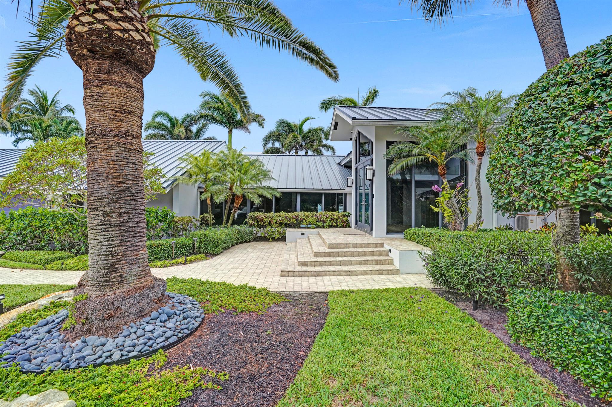 961 Iris Drive