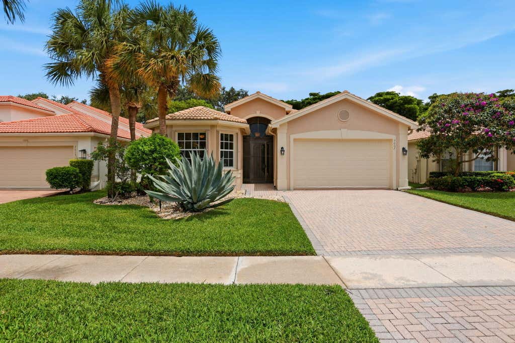Photo of 7007 Imperial Beach Circle, Delray Beach, FL 33446 (MLS # B26050551)