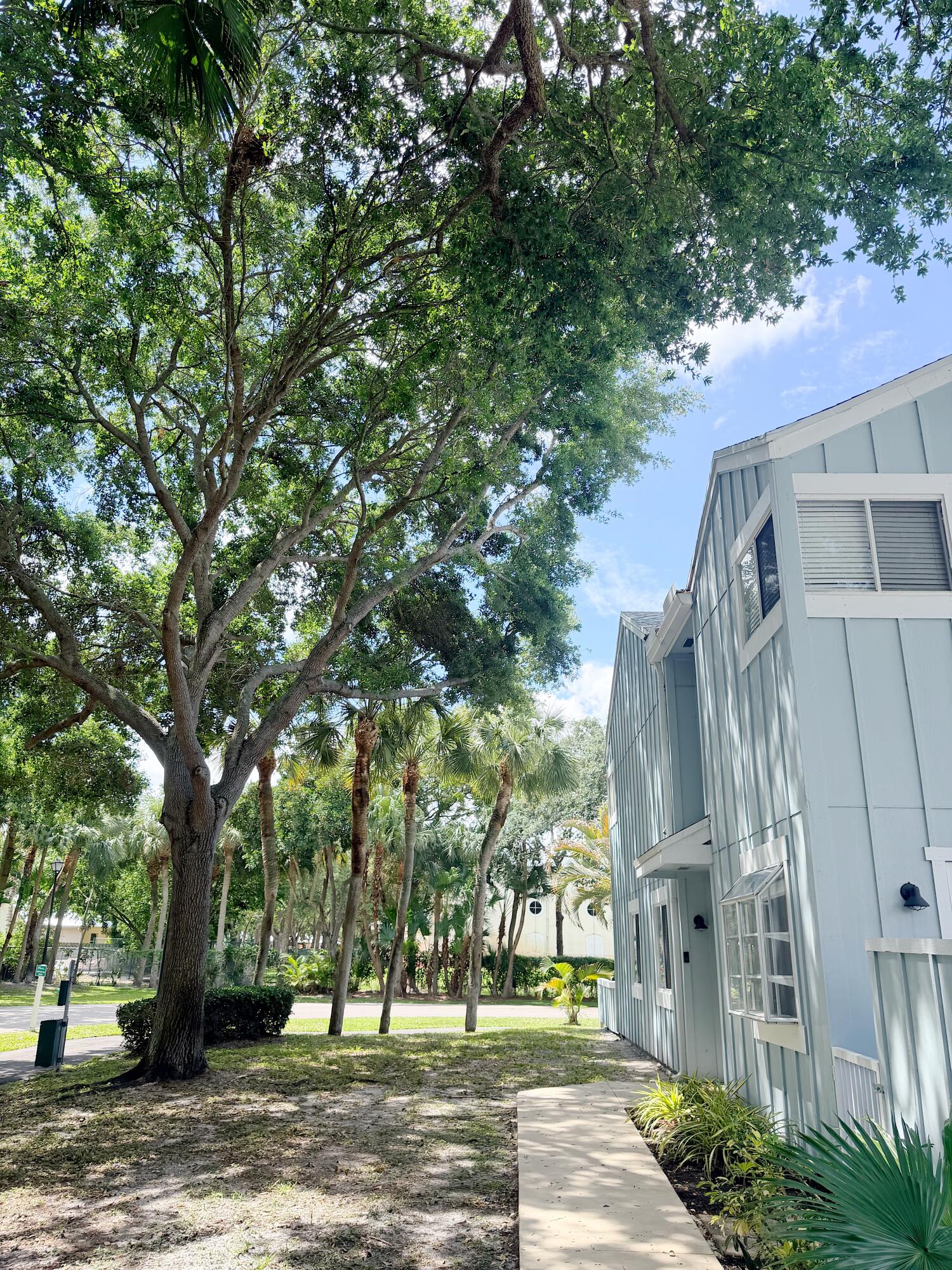 RIVERWALK 1 - Residential