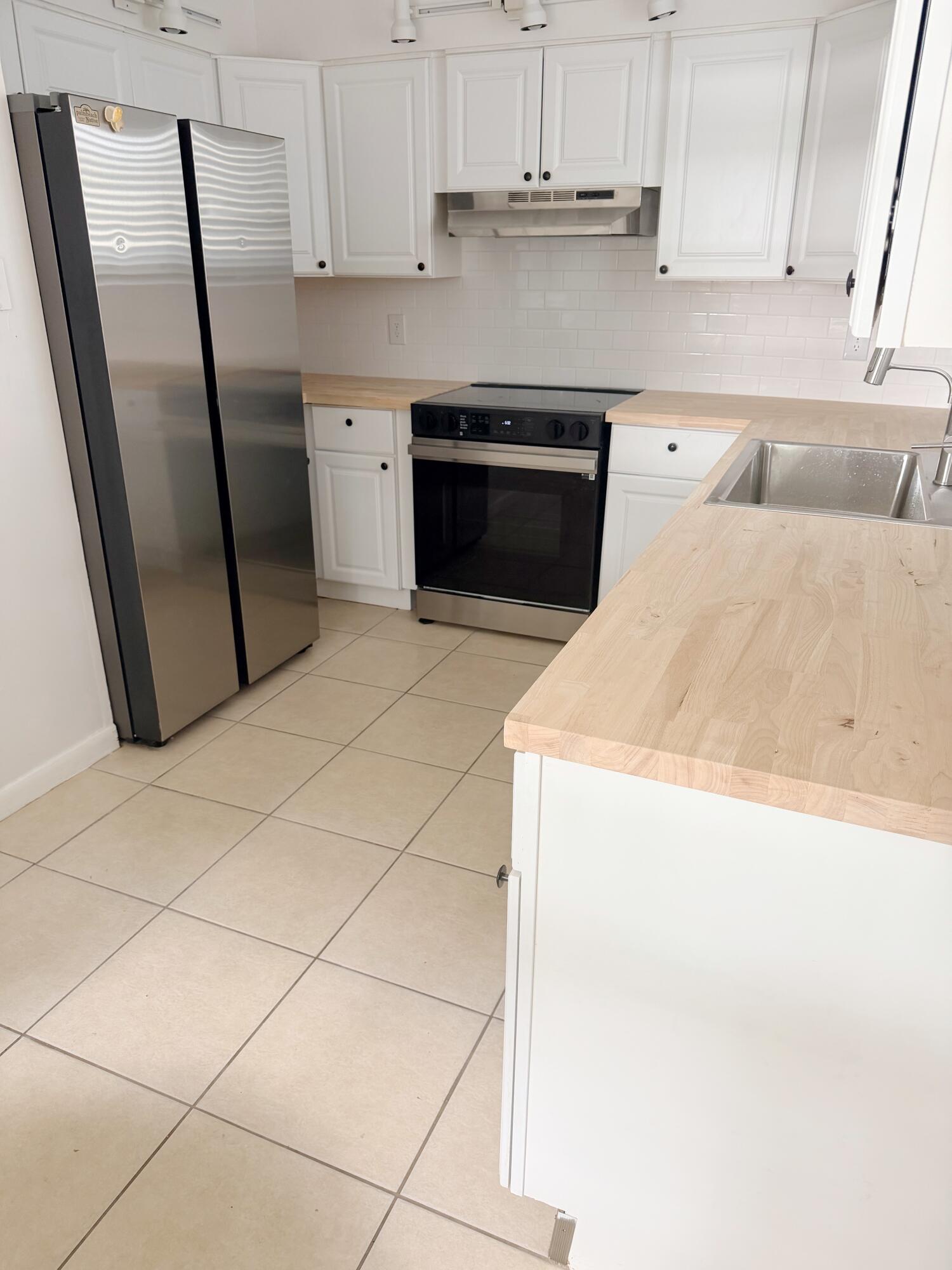 RIVERWALK 1 - Residential