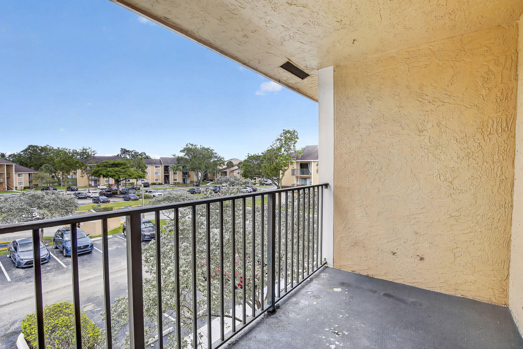 PALMS OF PEMBROKE CONDO - Residential