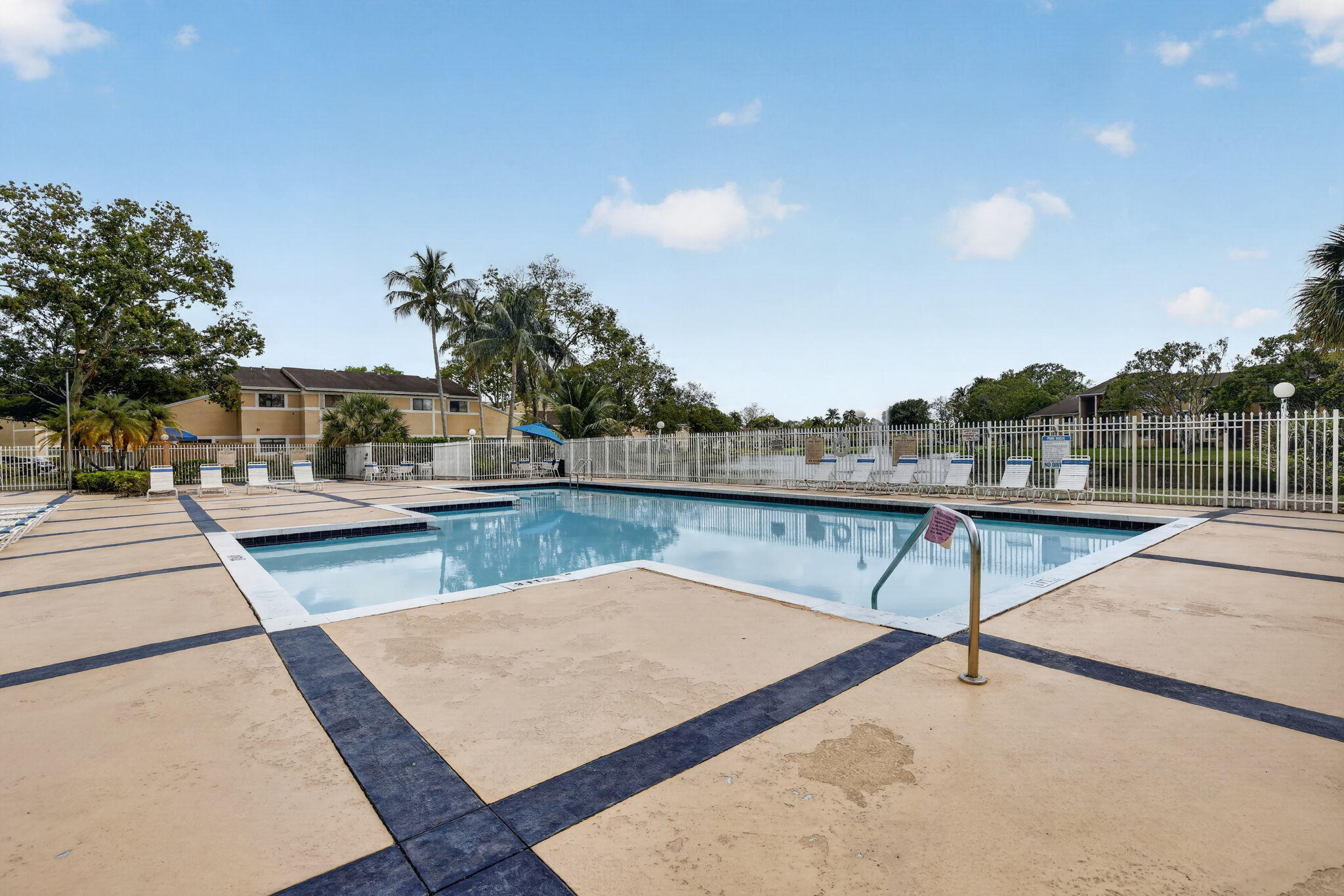 PALMS OF PEMBROKE CONDO - Residential