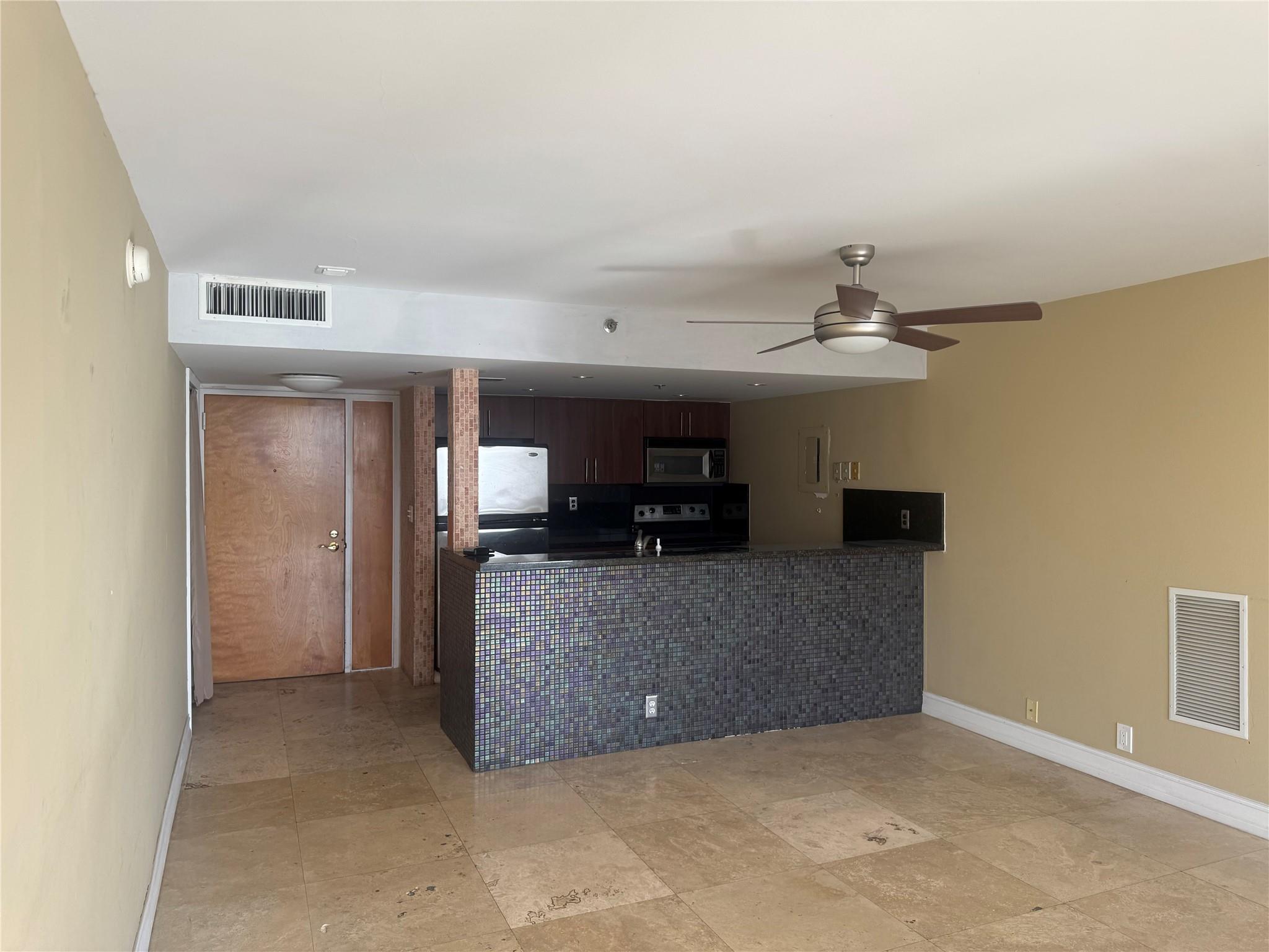 THE GRANDVIEW PALACE COND - Residential