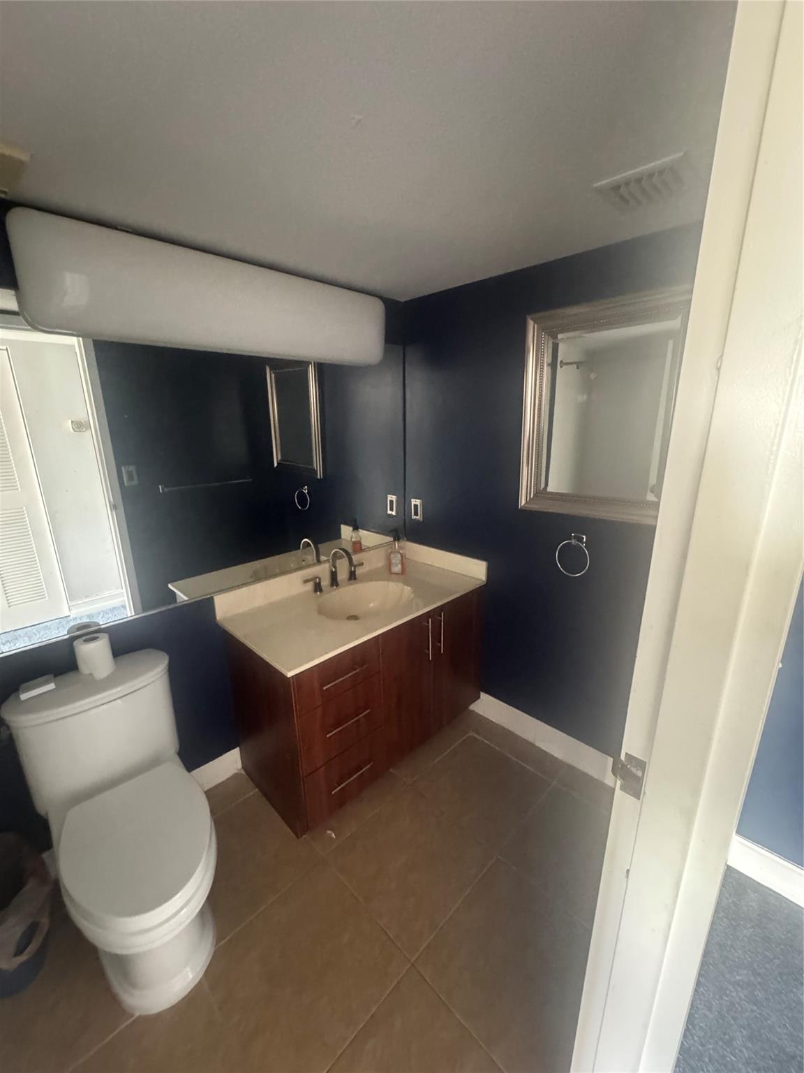 7601 E Treasure Dr 2403