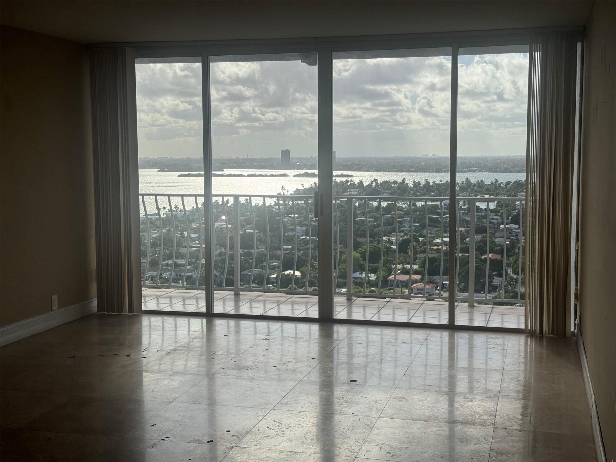 THE GRANDVIEW PALACE COND - Residential