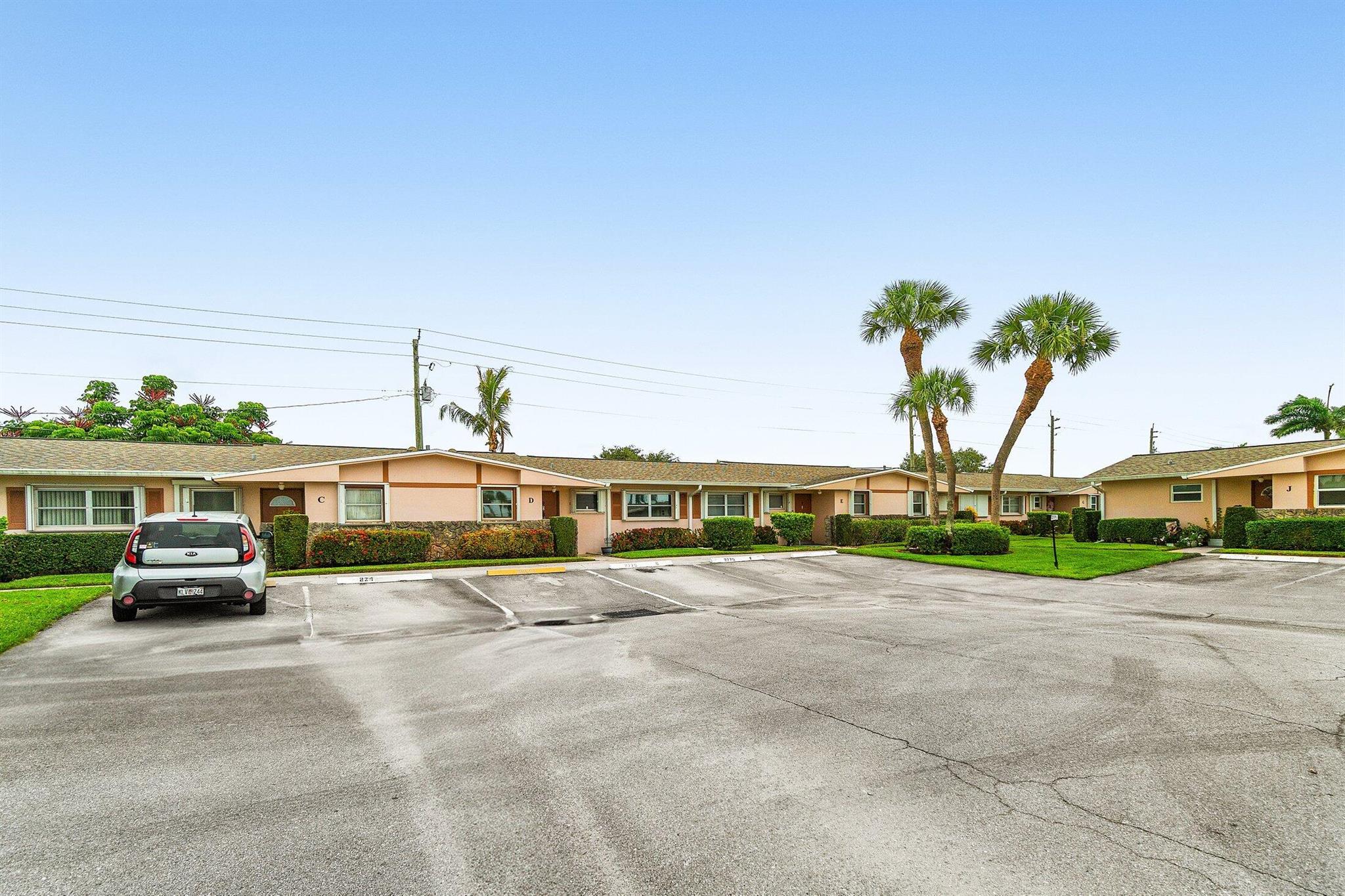 2775 Dudley Drive W F, West Palm Beach, FL, 33415/$119,999 1 2775 Dudley Drive W F