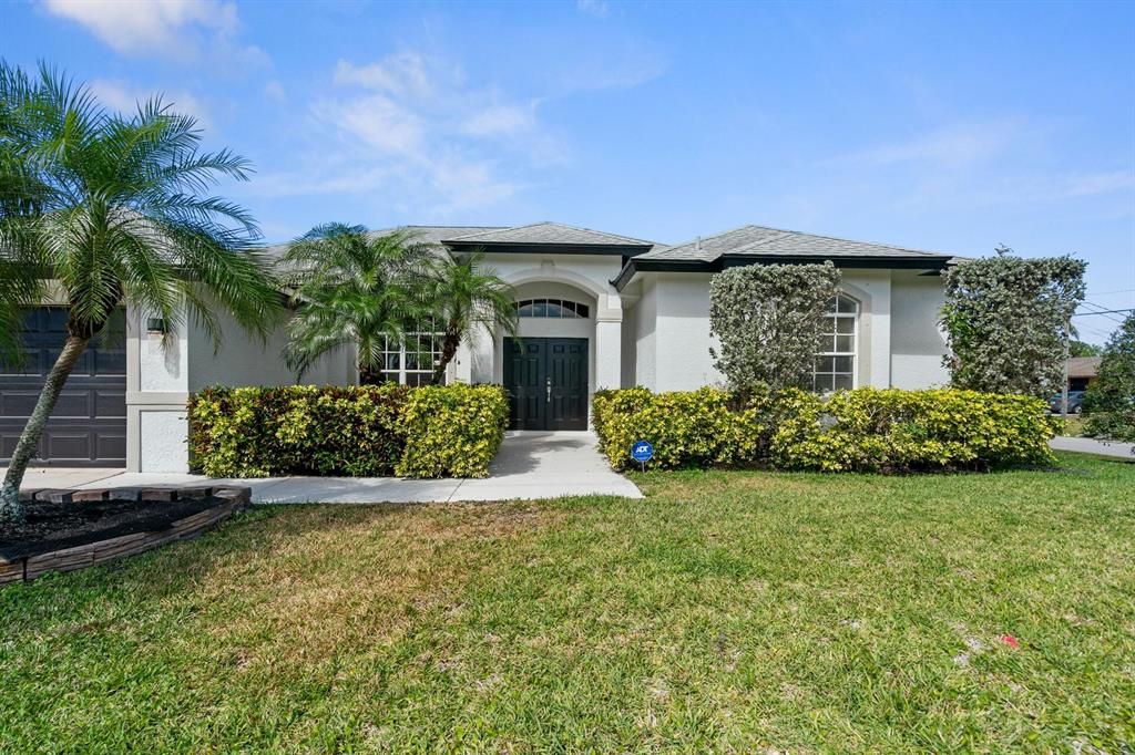 Photo of 1702 SW Cashmere Boulevard, Port St Lucie, FL 34953 (MLS # R10875371)