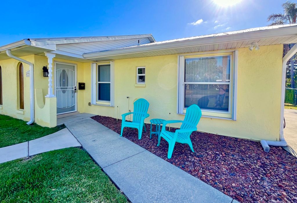 Photo of 1935 Robalo Drive, Vero Beach, FL 32960 (MLS # R10981049)