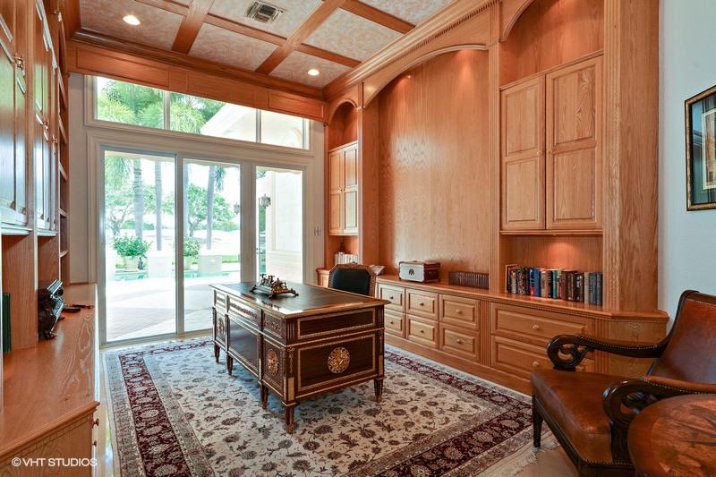 MIZNER LAKE ESTATES - Residential