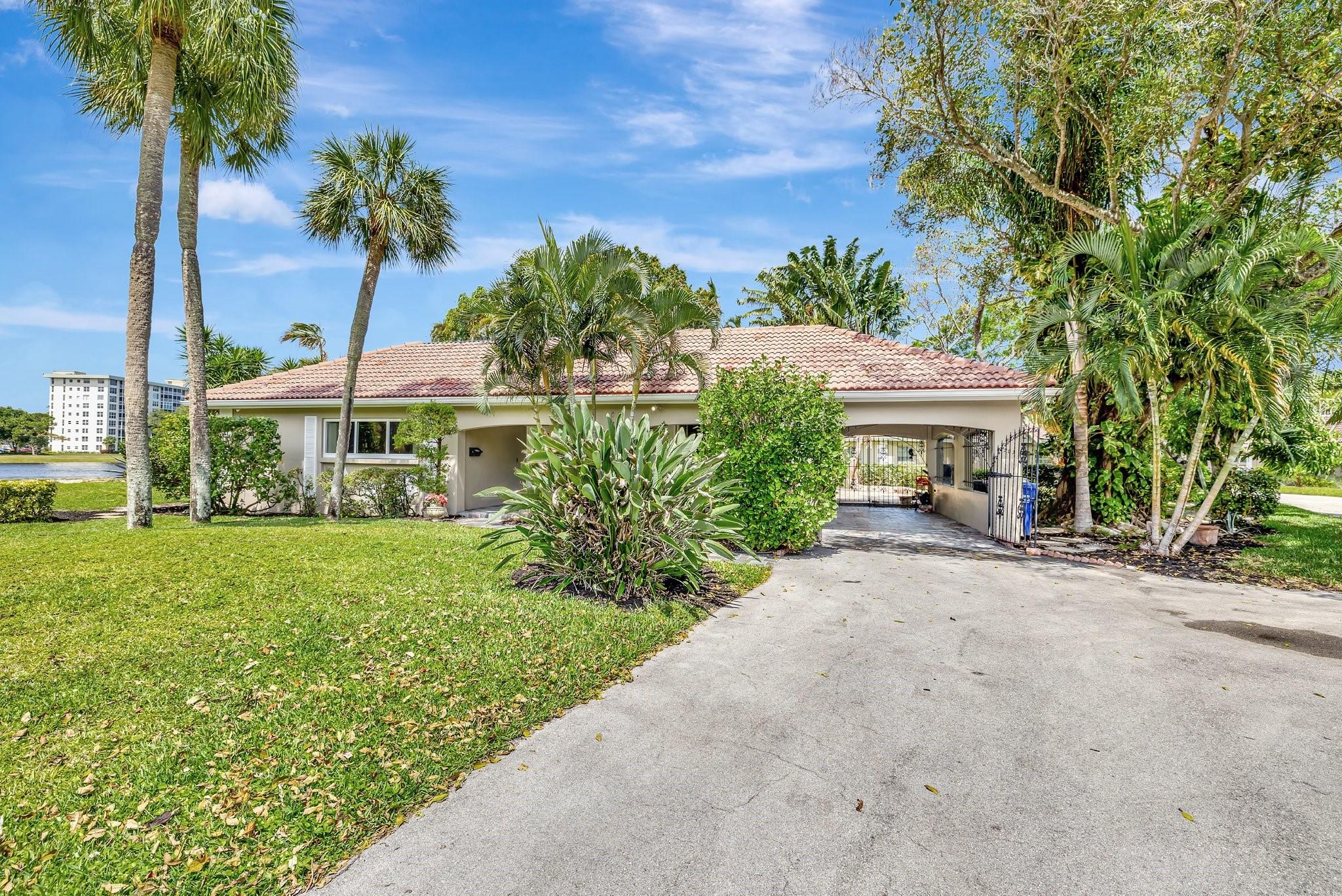 2903 N Palm Aire Drive (VILLA)