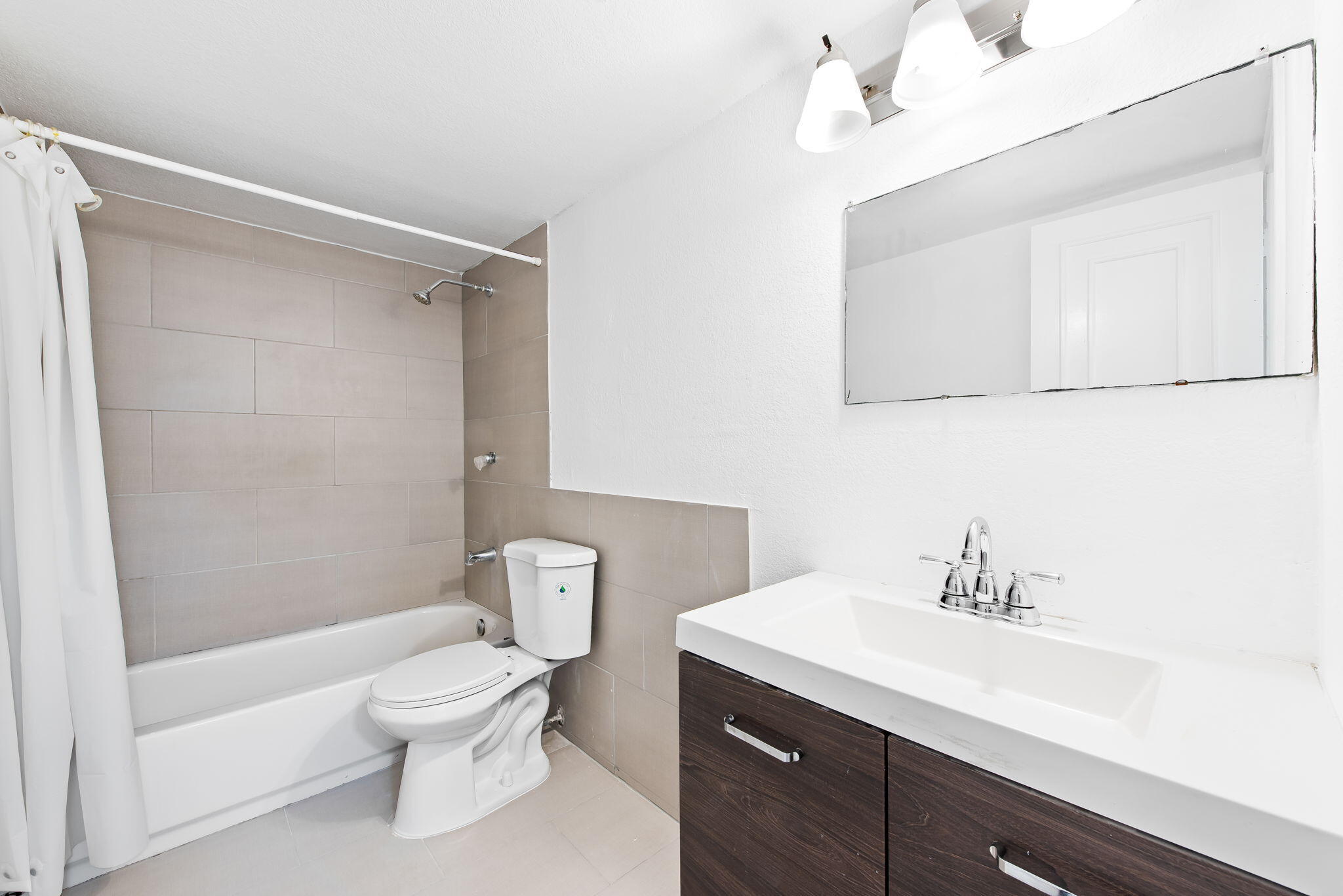 TOWNHOUSES AT NOVA - Residential