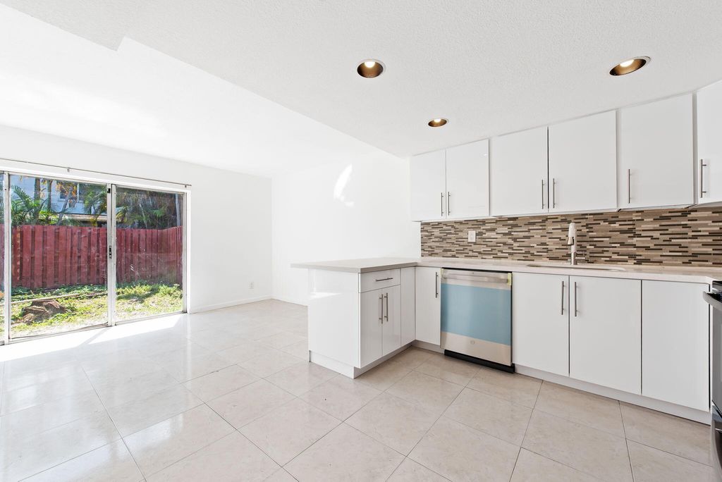 Photo of 3770 SW 59th Terrace #53, Davie, FL 33314 (MLS # B26026324)