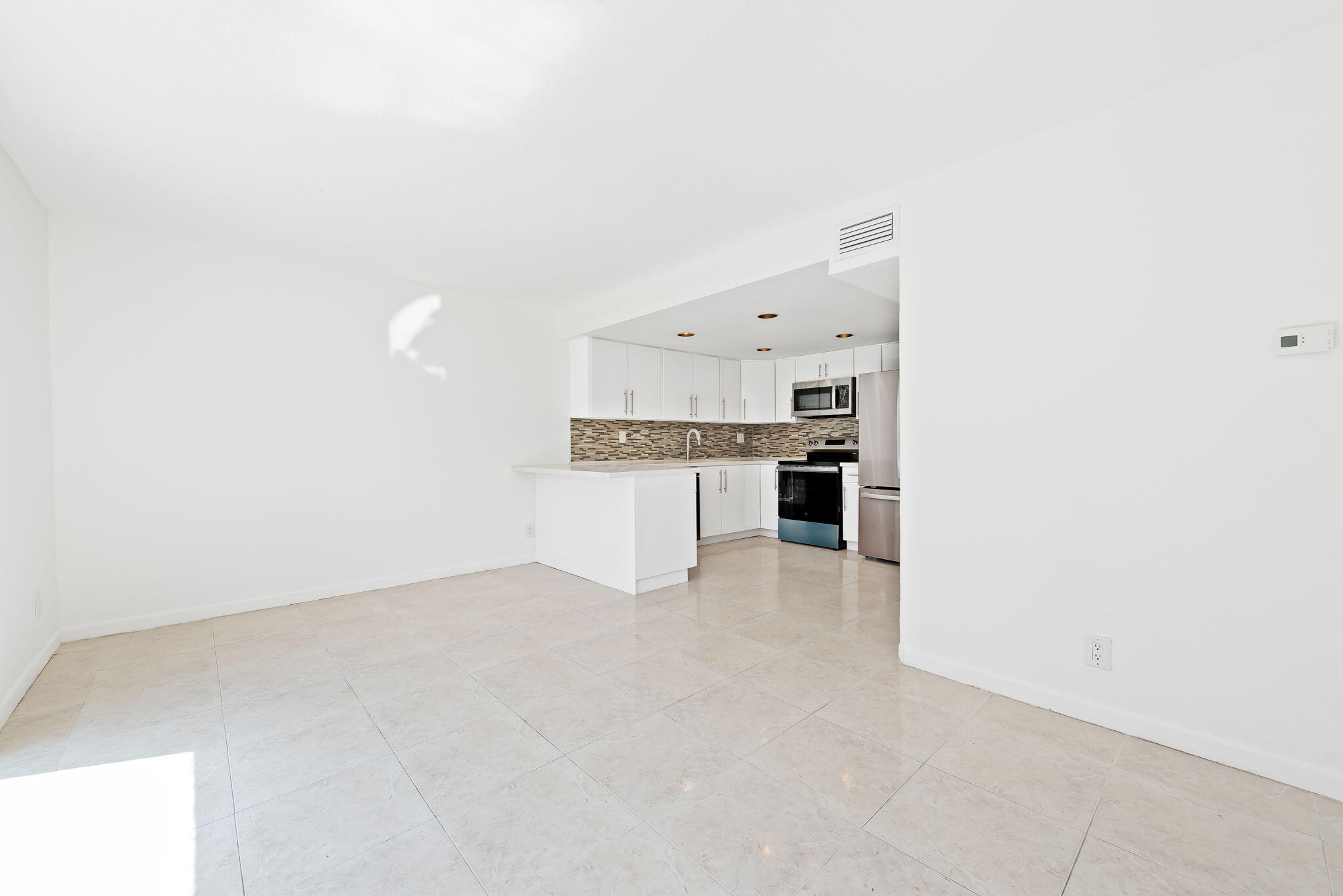 TOWNHOUSES AT NOVA - Residential