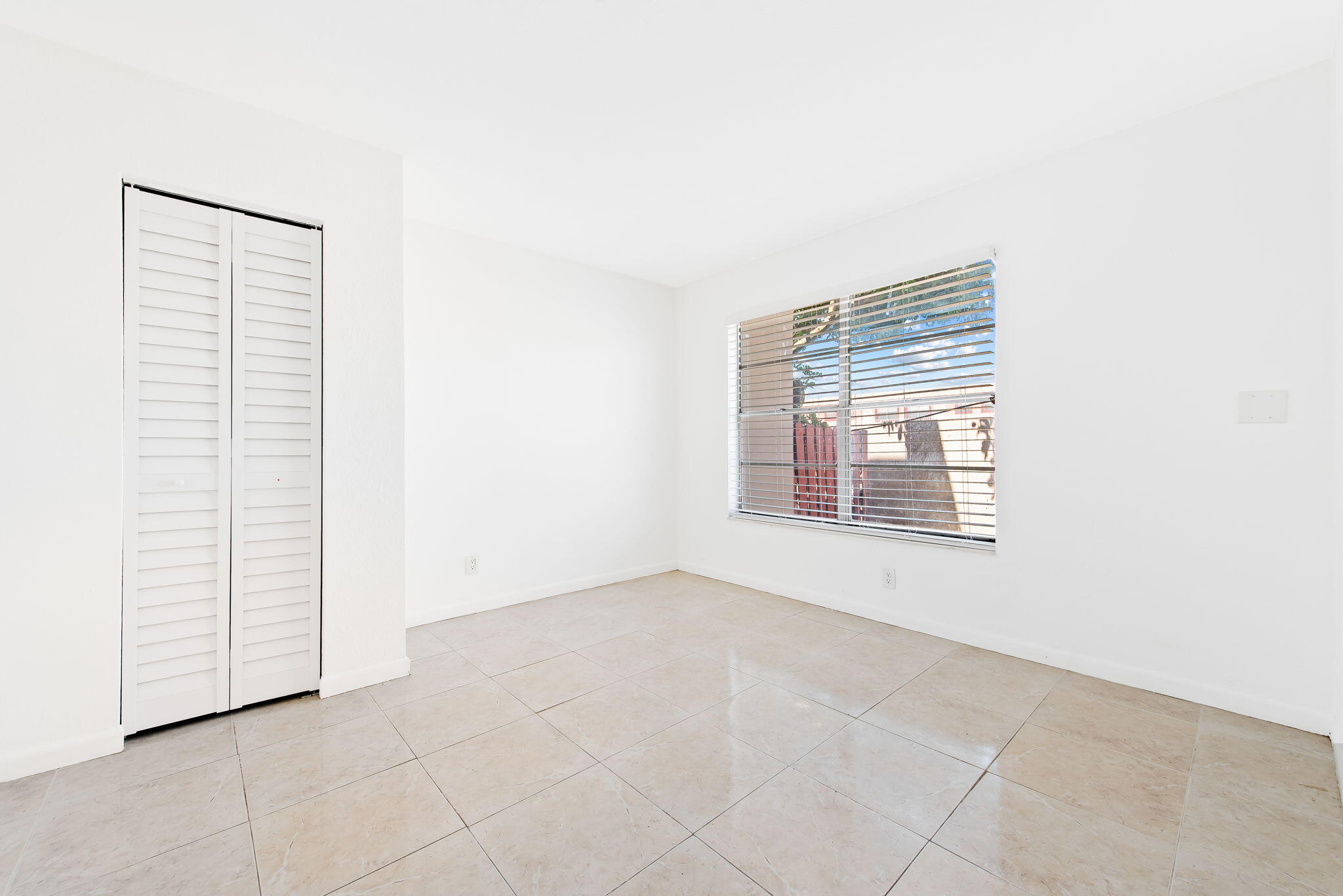 TOWNHOUSES AT NOVA - Residential