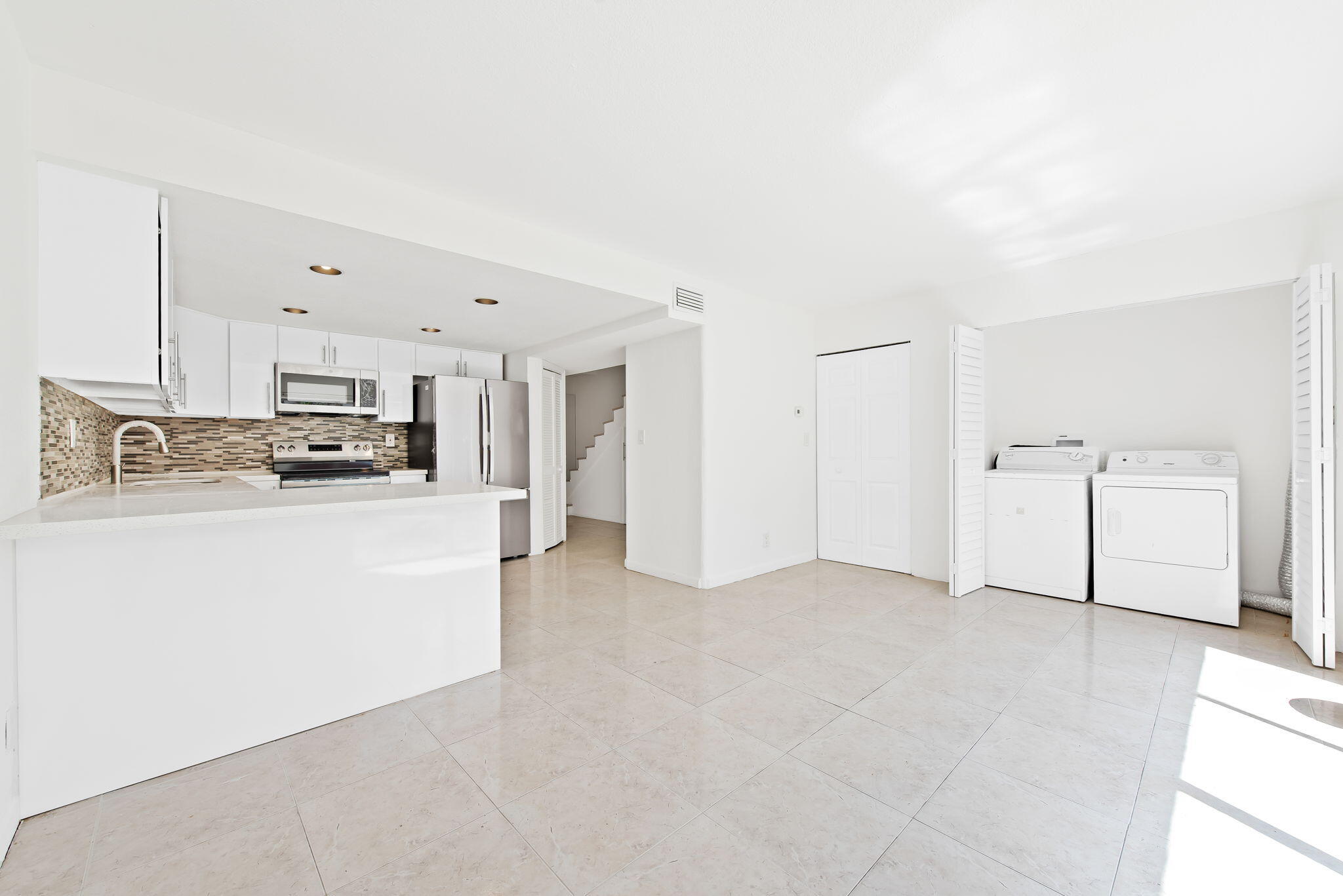 TOWNHOUSES AT NOVA - Residential