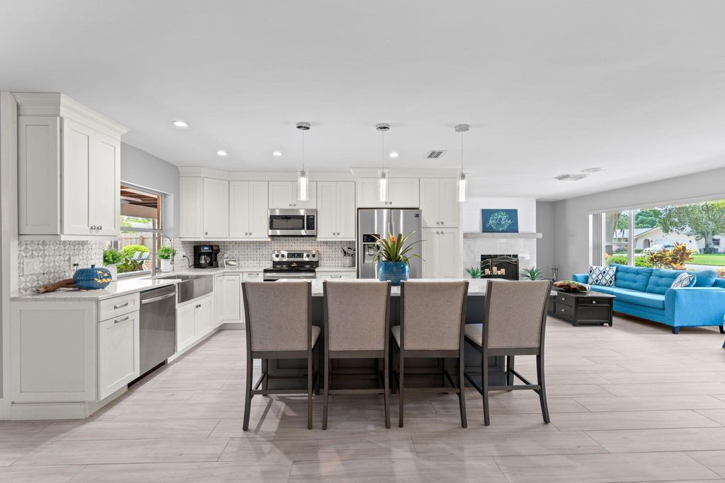 Photo of 11924 Banyan Street, Palm Beach Gardens, FL 33410 (MLS # R11122745)