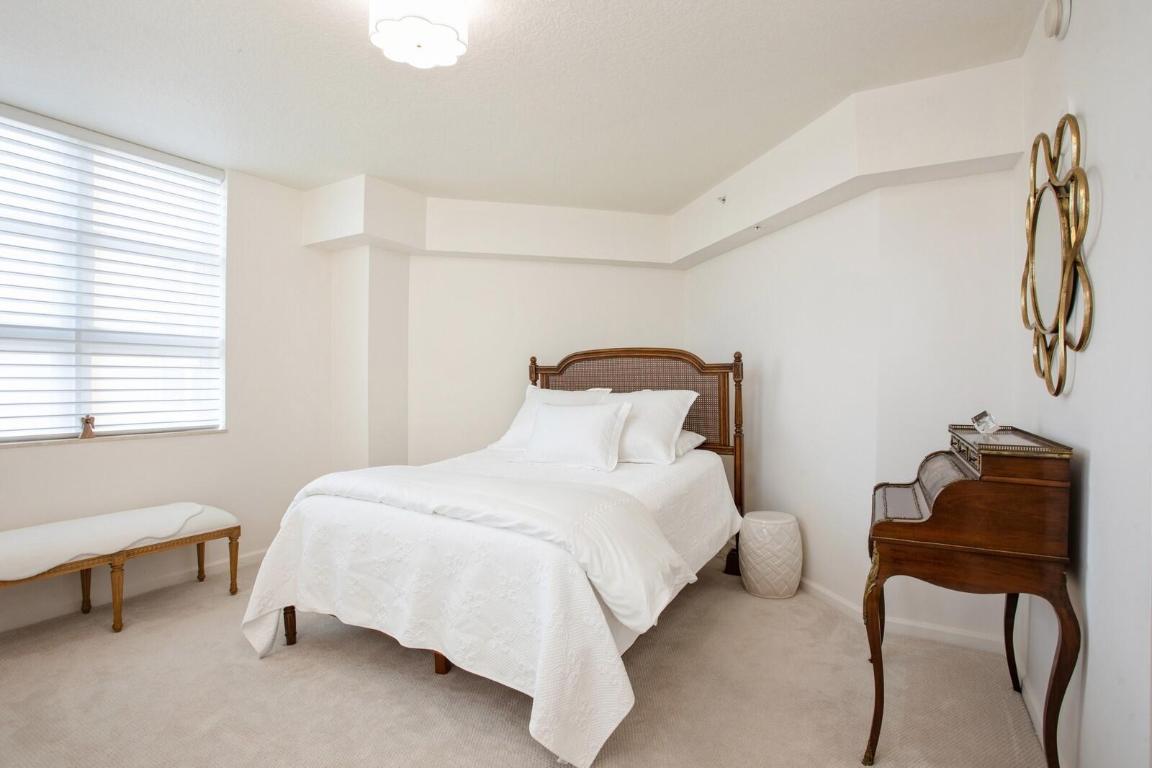 METROPOLITAN CONDO - Residential