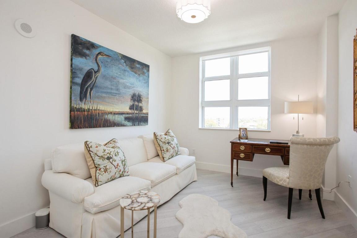 METROPOLITAN CONDO - Residential