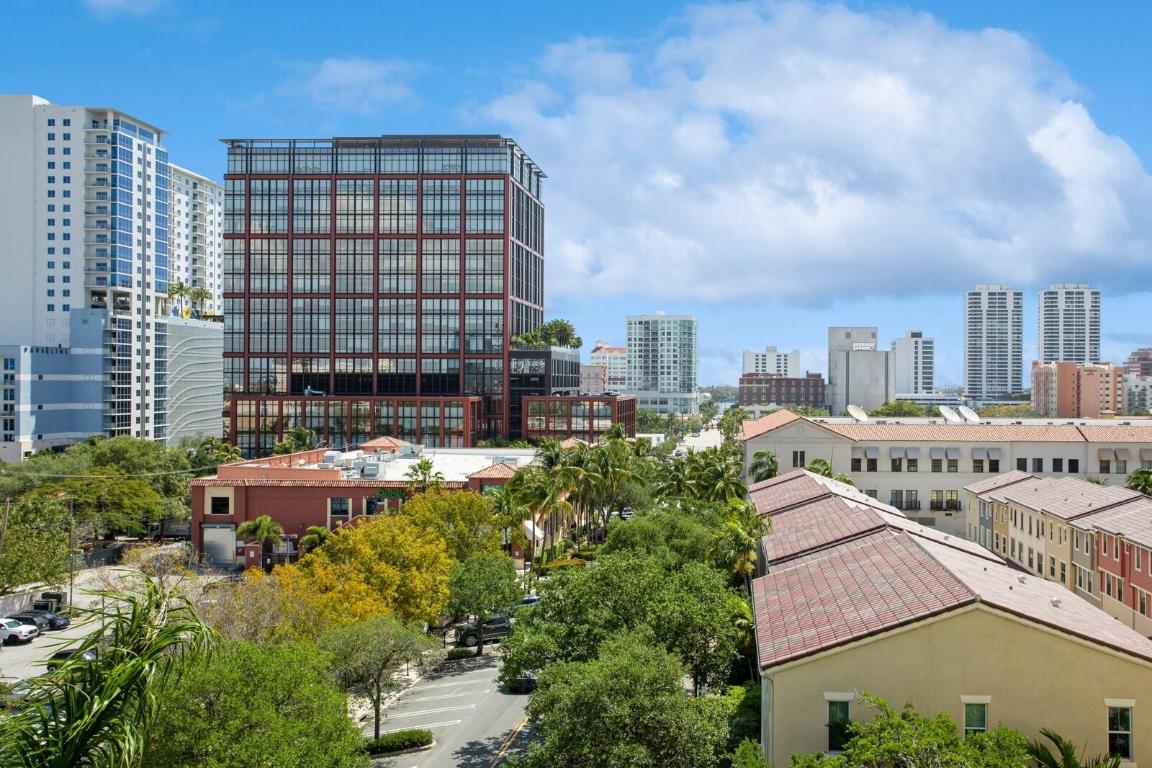 METROPOLITAN CONDO - Residential