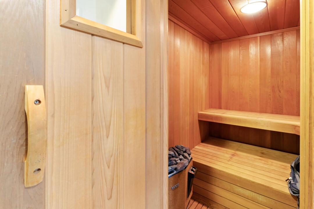 CRANE CREEK COUNTRY CLUB - Residential