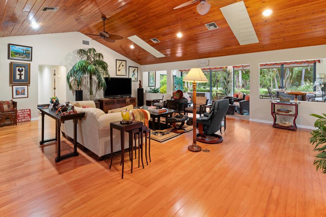 CRANE CREEK COUNTRY CLUB - Residential