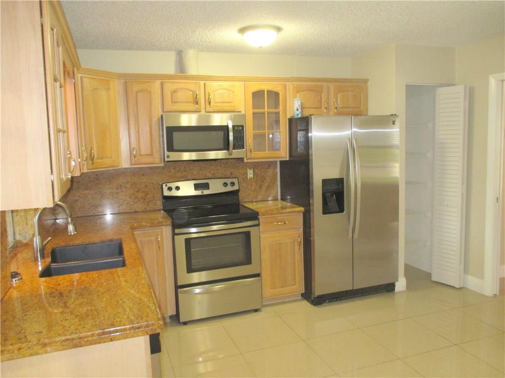 Shadow Wood Villas 102-46 - Residential Lease