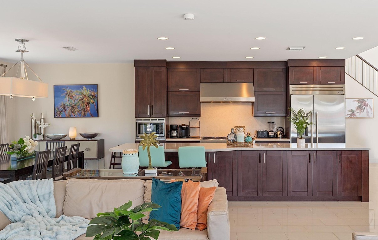 CORAL RIDGE COUNTRY CLUB - Residential Lease