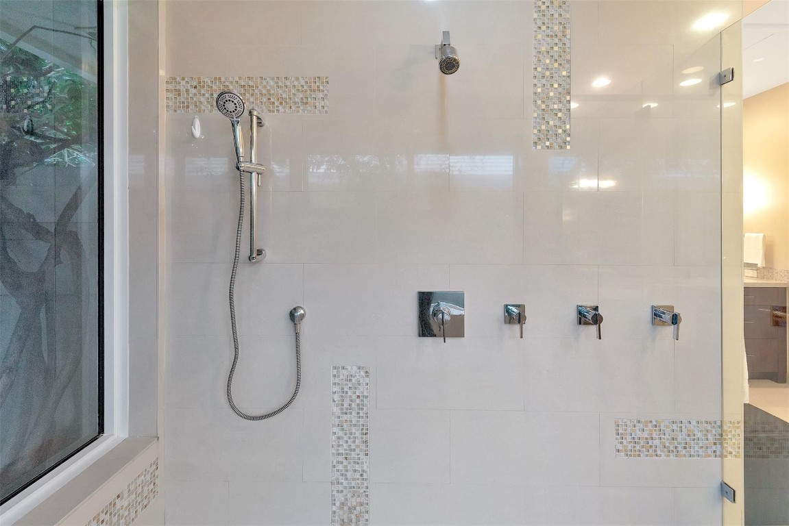 CORAL RIDGE COUNTRY CLUB - Residential Lease