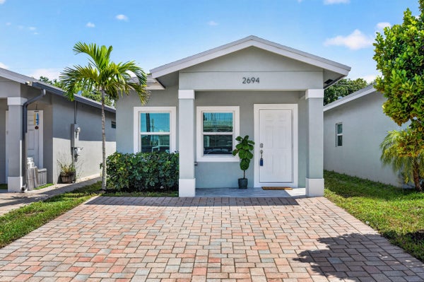 2694 NOKOMIS AVE, WEST PALM BEACH, FL 33409 - Image 2d23c9641663fa7cd334667b9bc57c1b/1282788008