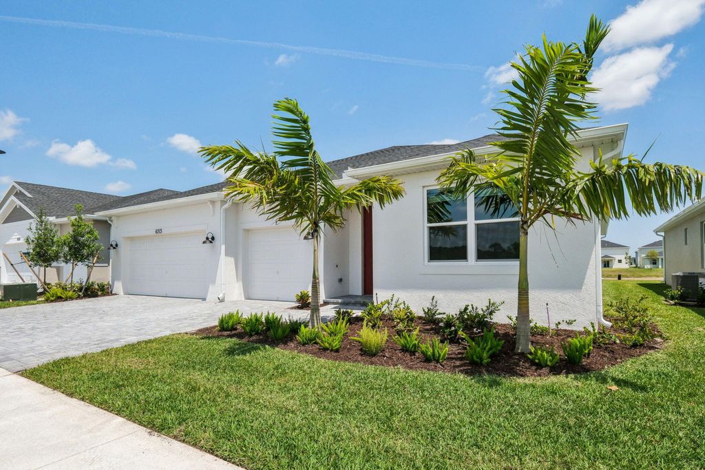 Photo of 6313 Cloverdale Avenue, Port Saint Lucie, FL 34987 (MLS # R11057299)