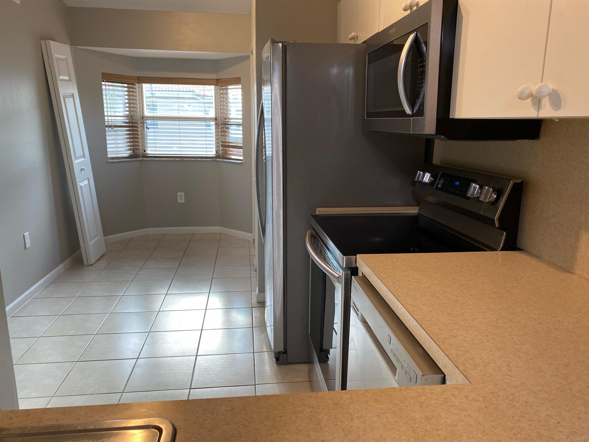 COVE AT BRIAR BAY CONDO - Residential Lease