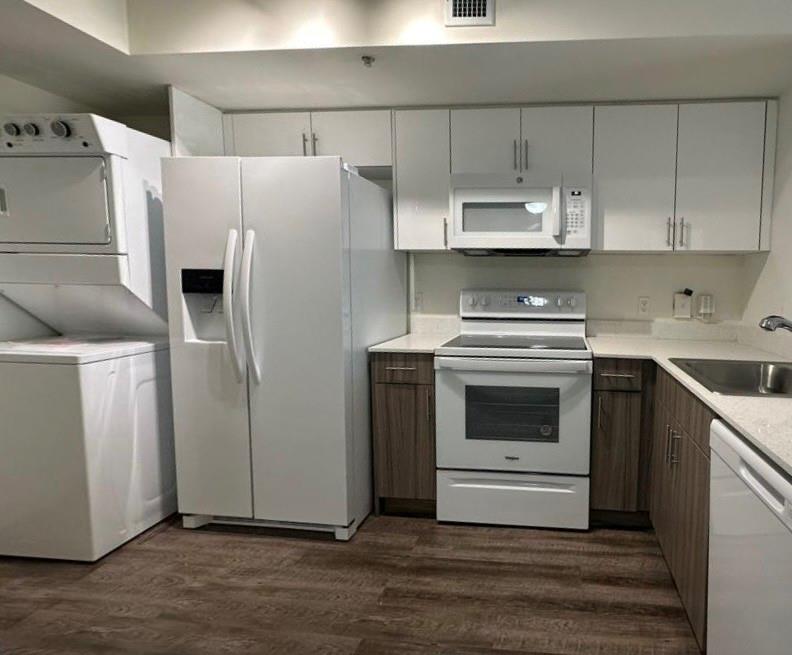 Country Club Towers - Residential Lease