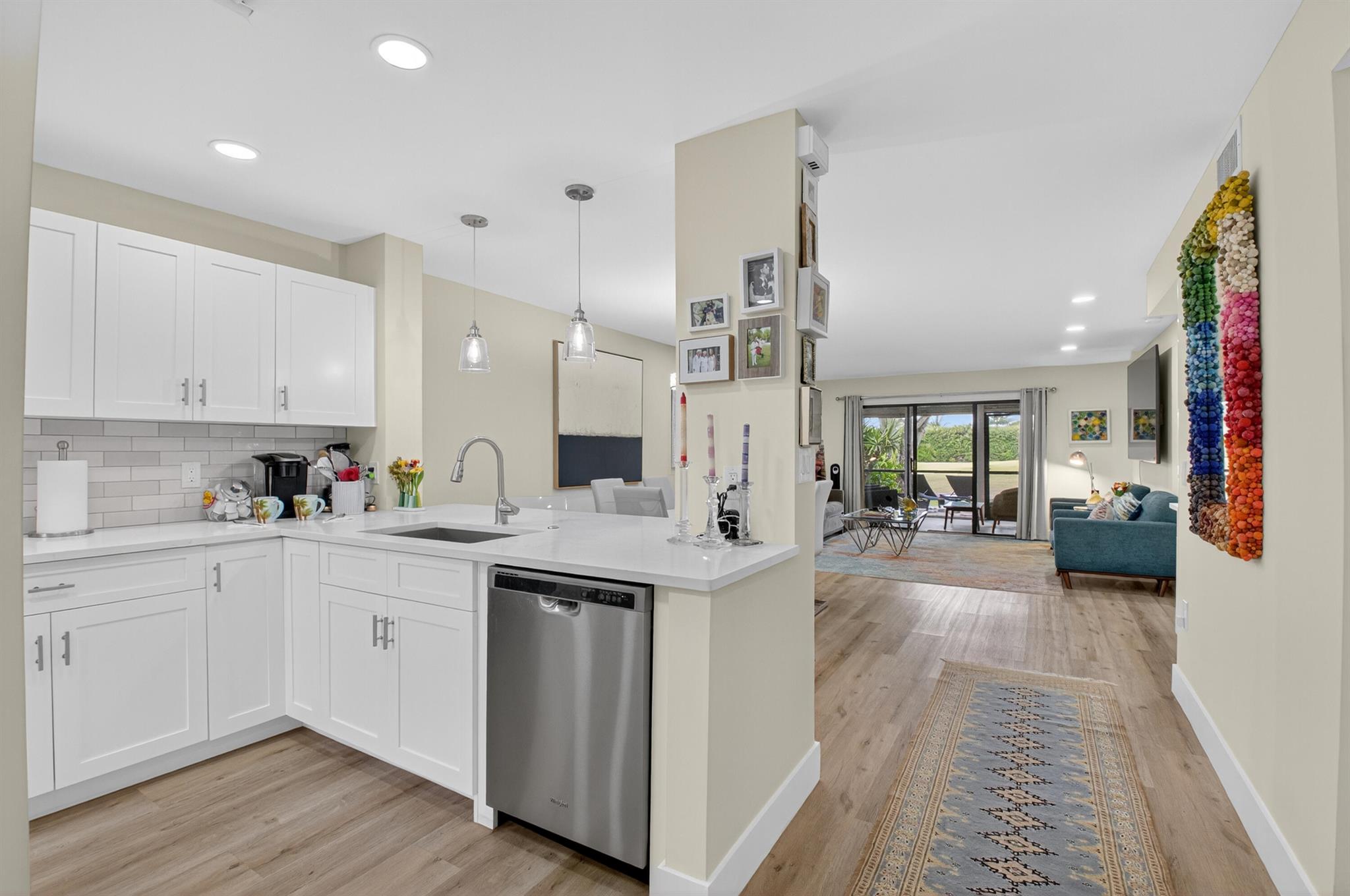 17 Southport Lane E