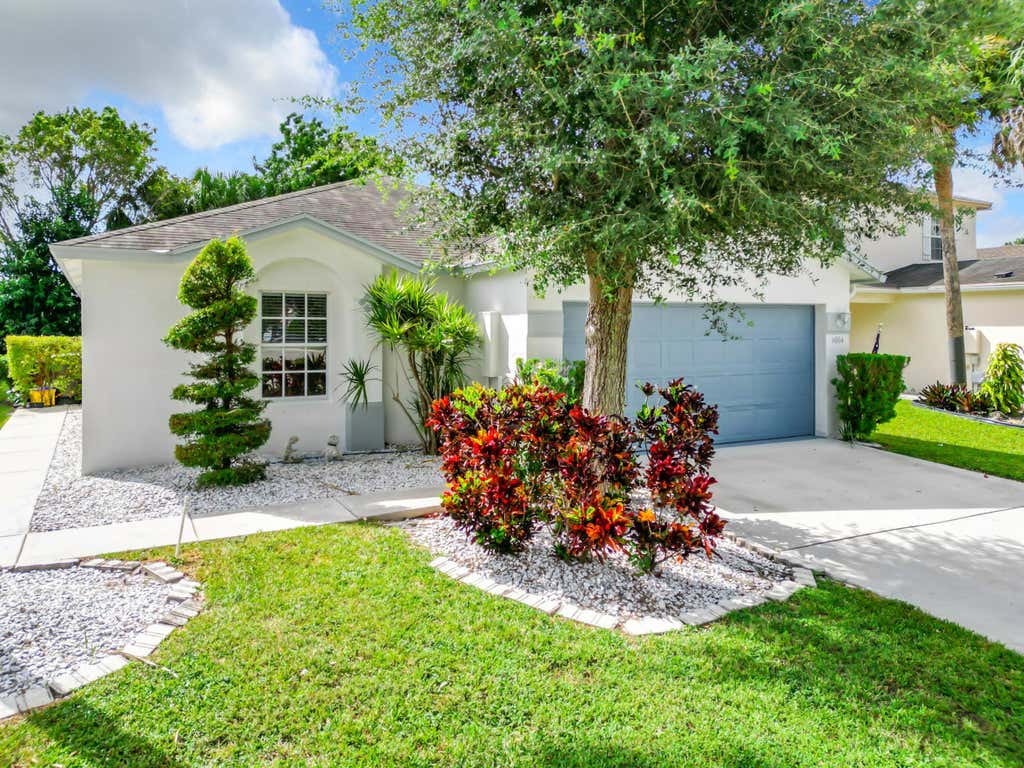 Photo of 6004 Azalea Circle, West Palm Beach, FL 33415 (MLS # R10973248)