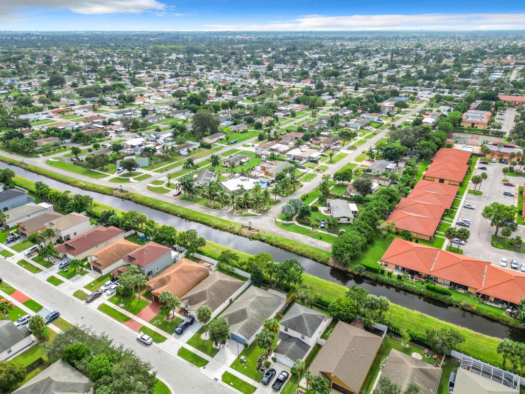 Photo of 6004 Azalea Circle, West Palm Beach, FL 33415 (MLS # R10973248)