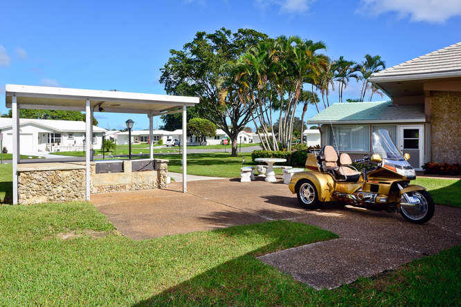 PALM BEACH LEISUREVILLE REPLAT - Residential Lease