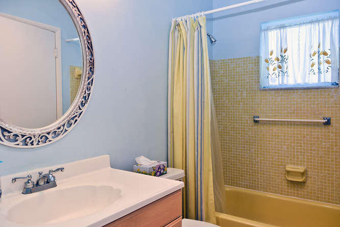 PALM BEACH LEISUREVILLE REPLAT - Residential Lease