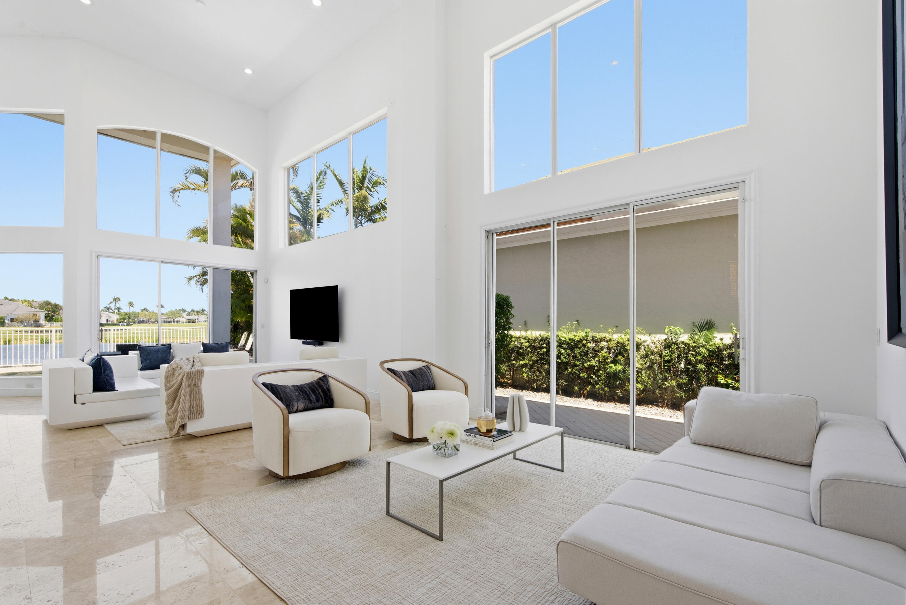 REGENTS SQUARE OF WOODFIELD CC - Residential