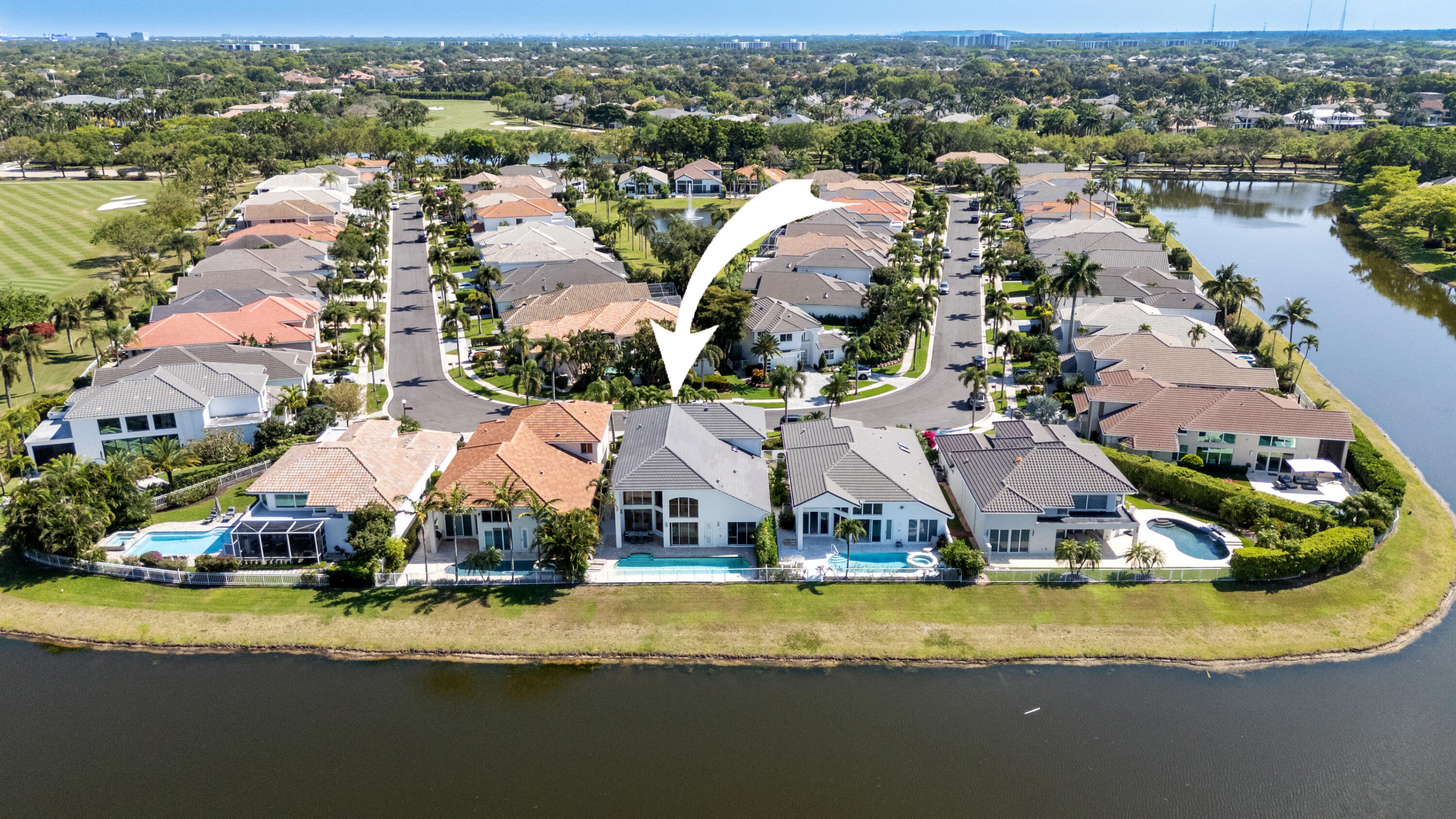 REGENTS SQUARE OF WOODFIELD CC - Residential