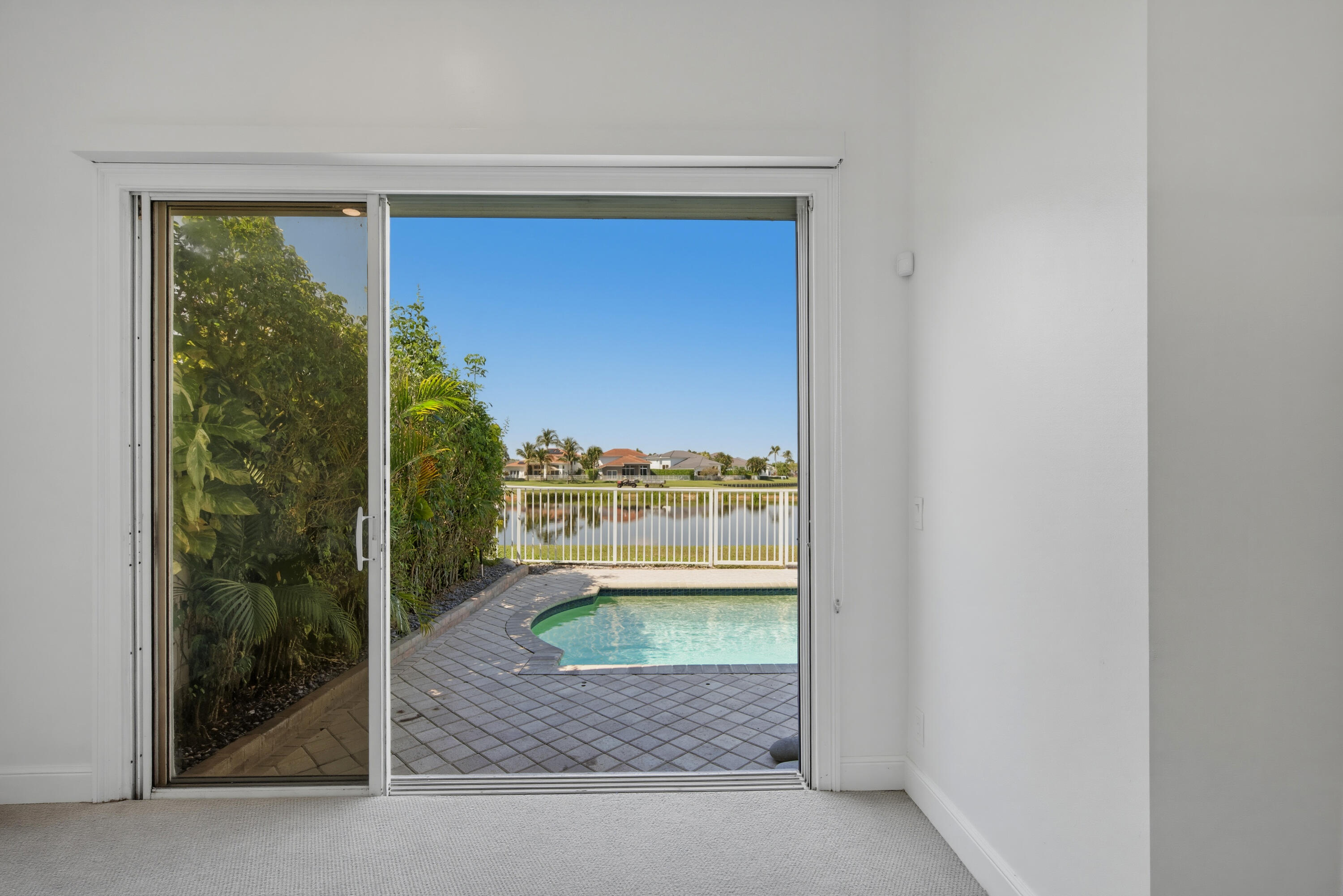 REGENTS SQUARE OF WOODFIELD CC - Residential