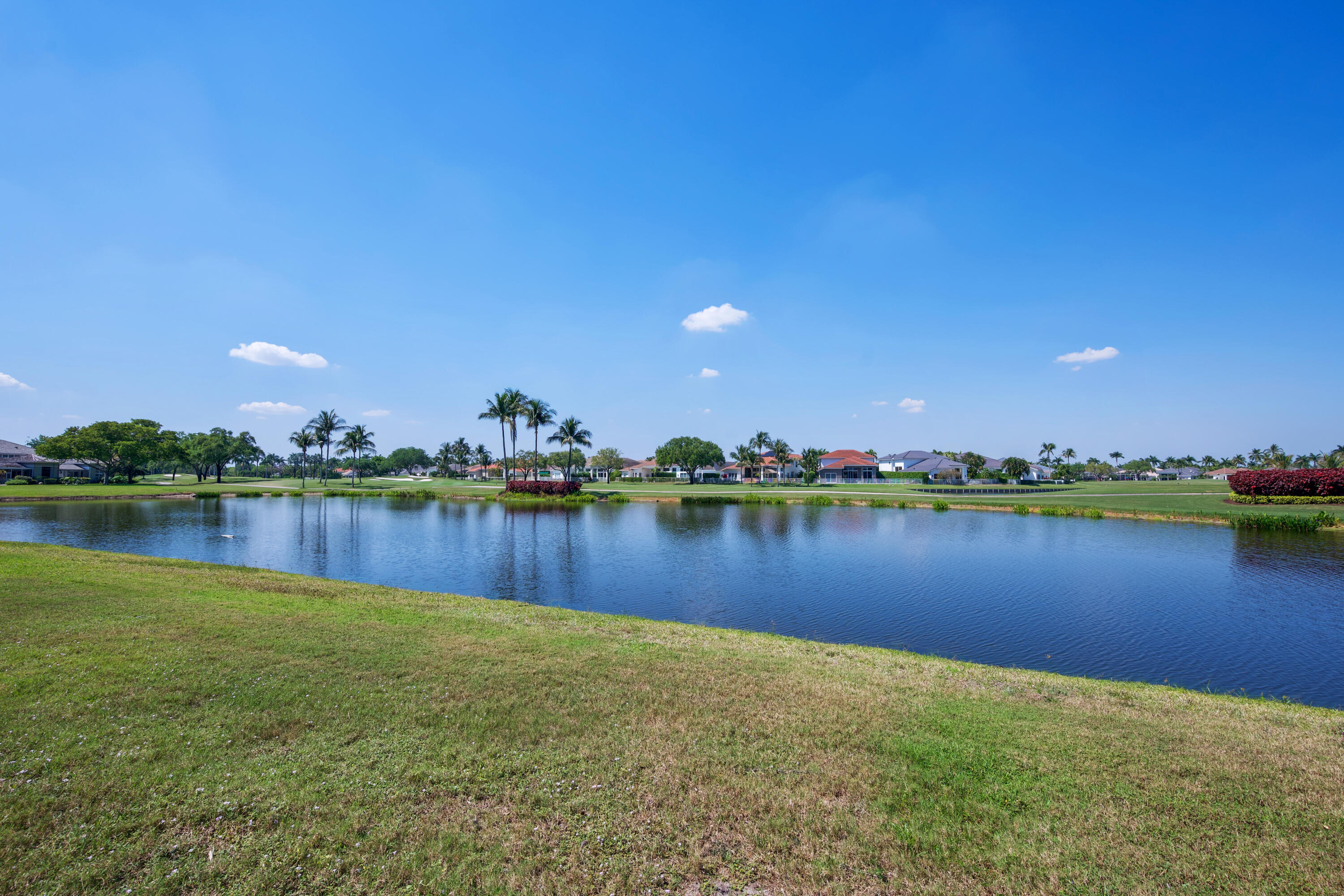 REGENTS SQUARE OF WOODFIELD CC - Residential