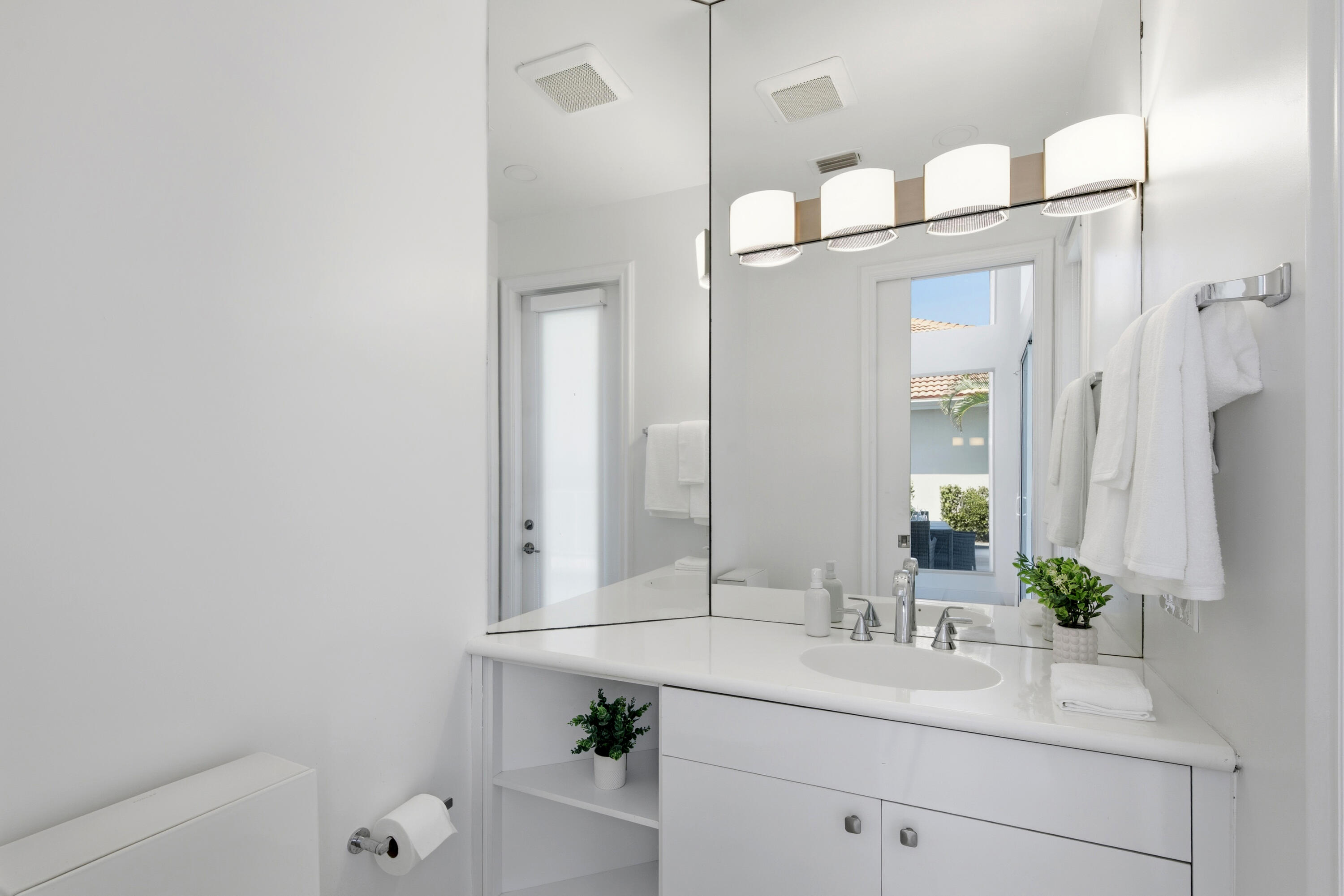 REGENTS SQUARE OF WOODFIELD CC - Residential