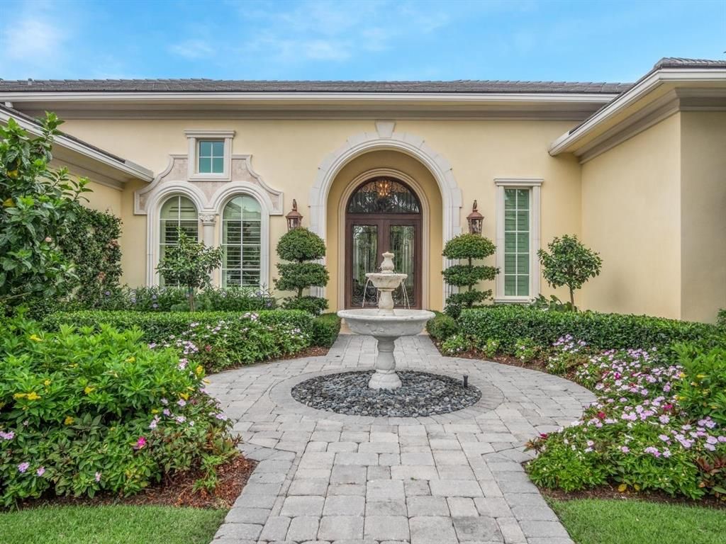 Photo of 661 Hermitage Circle, Palm Beach Gardens, FL 33410 (MLS # R10716404)