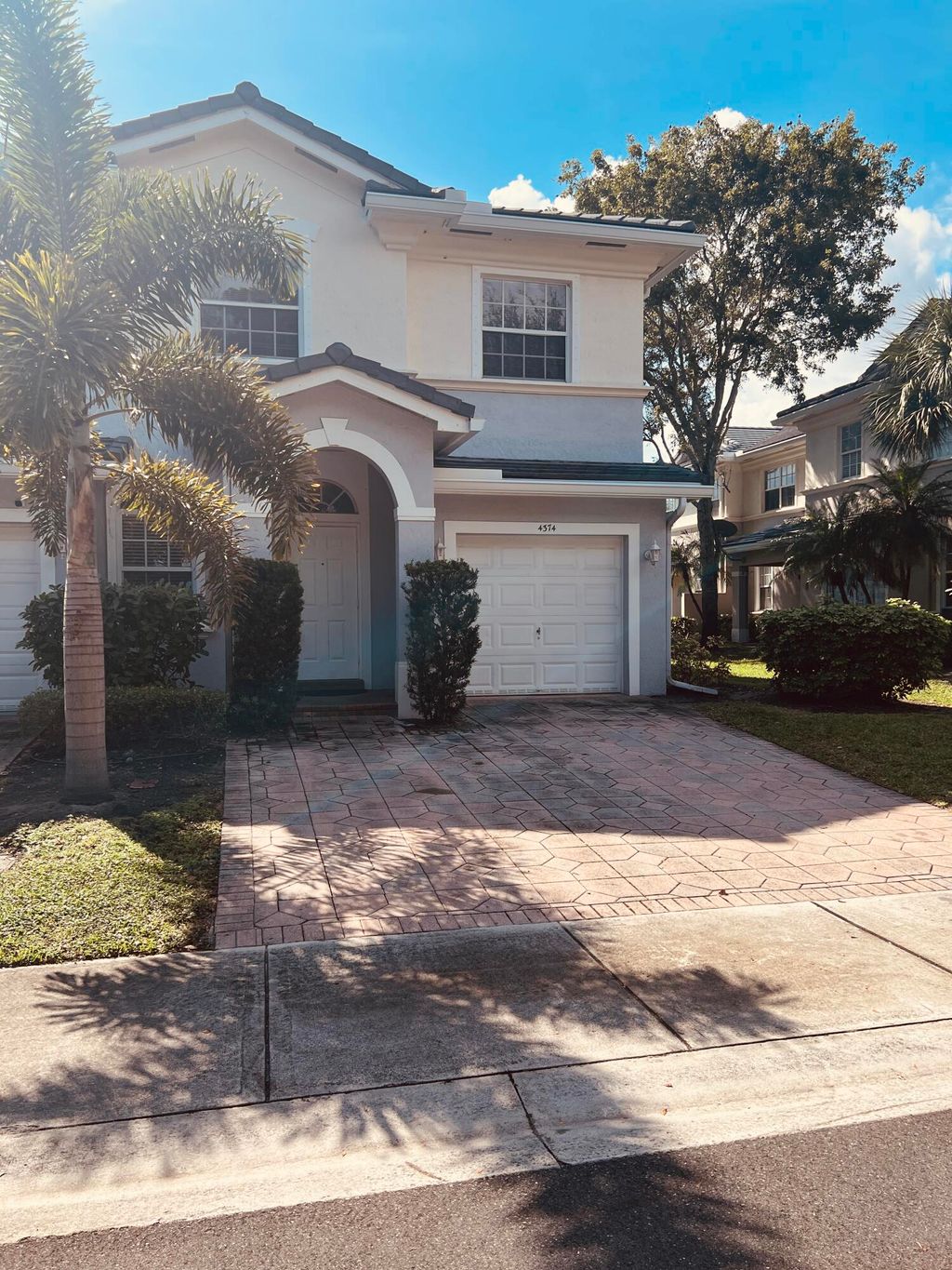 Photo of 4374 Legacy Court, Delray Beach, FL 33445 (MLS # R11064223)