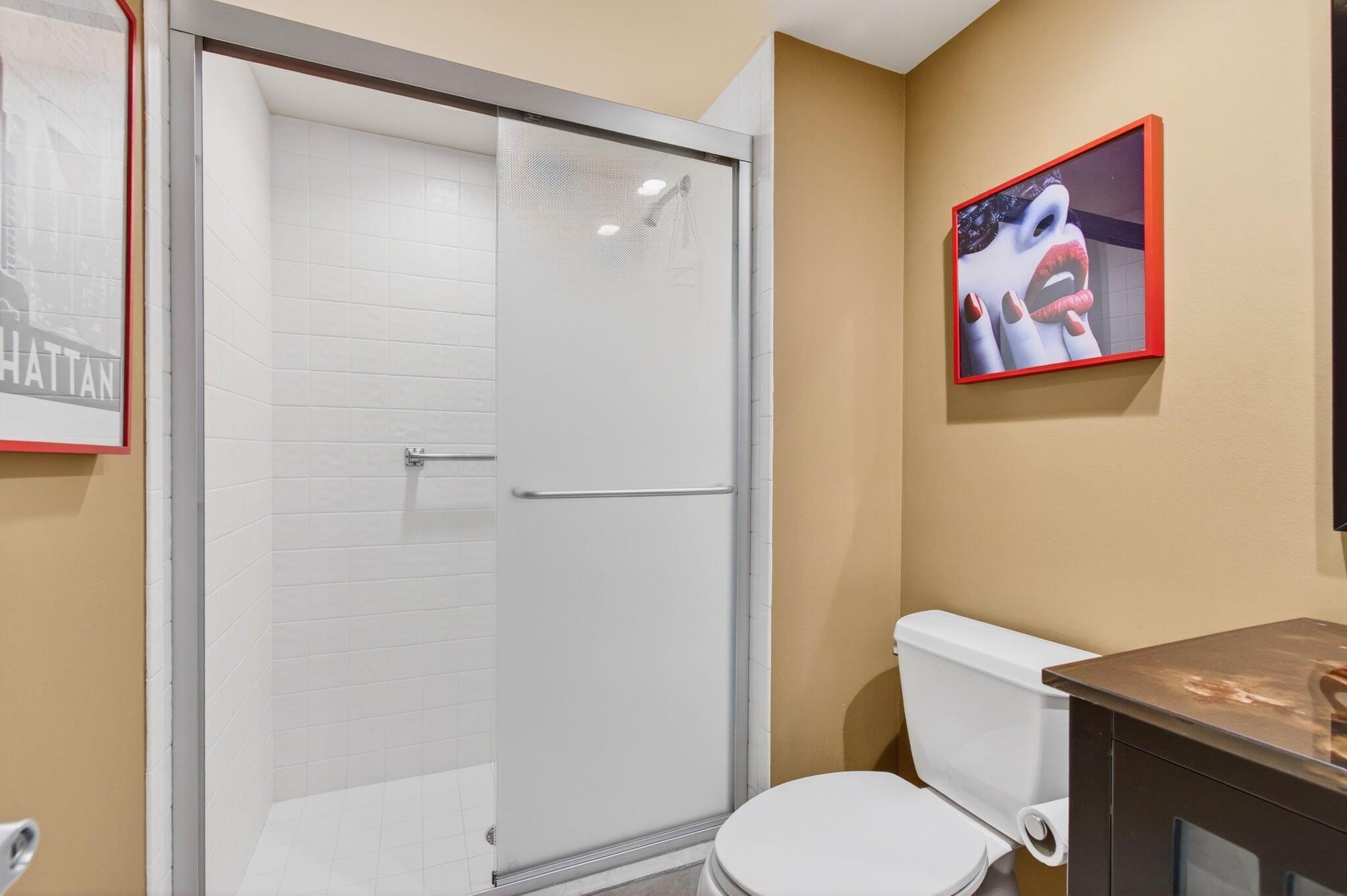 GLENEAGLES V COND - Residential