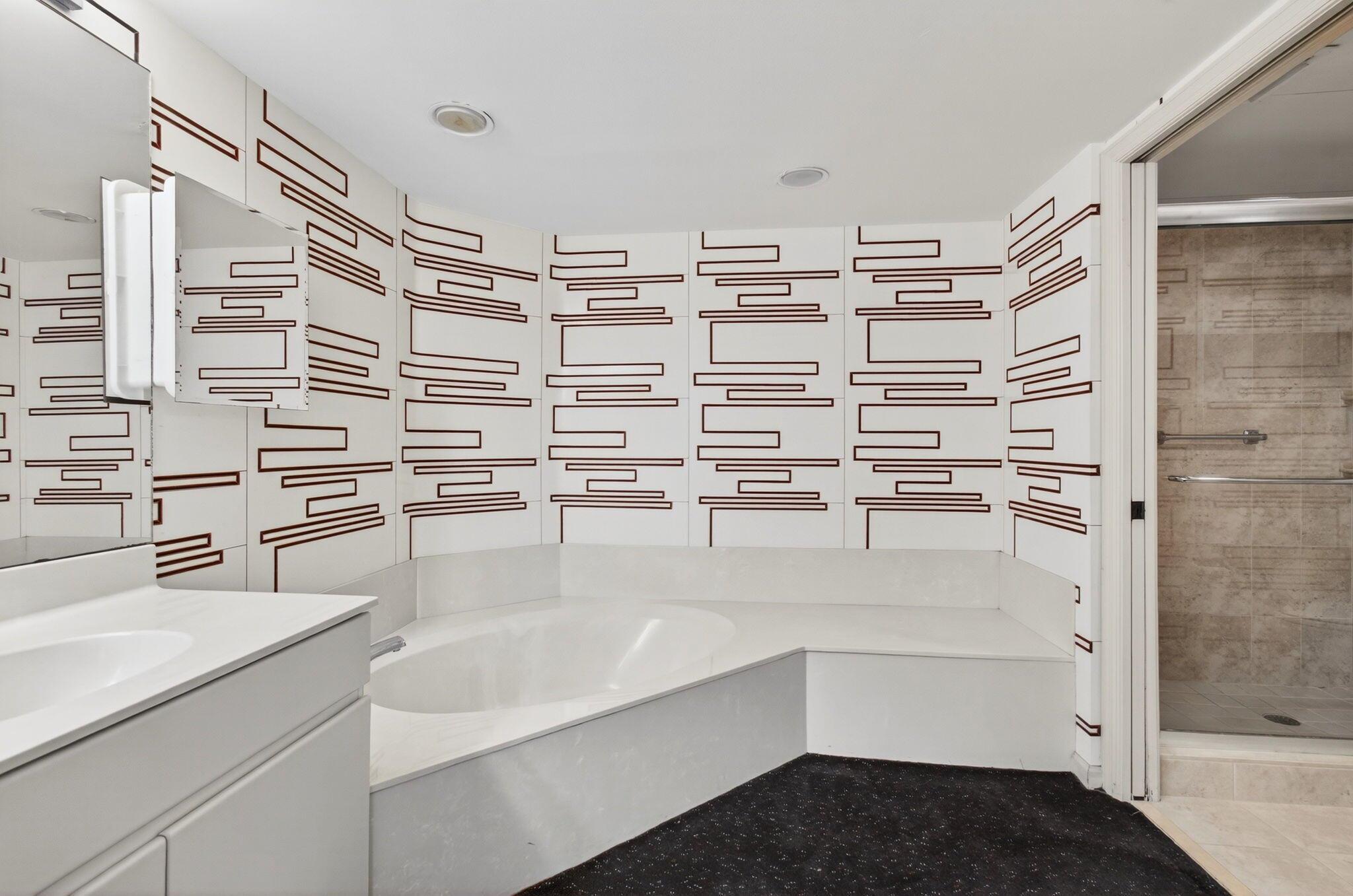 GLENEAGLES V COND - Residential