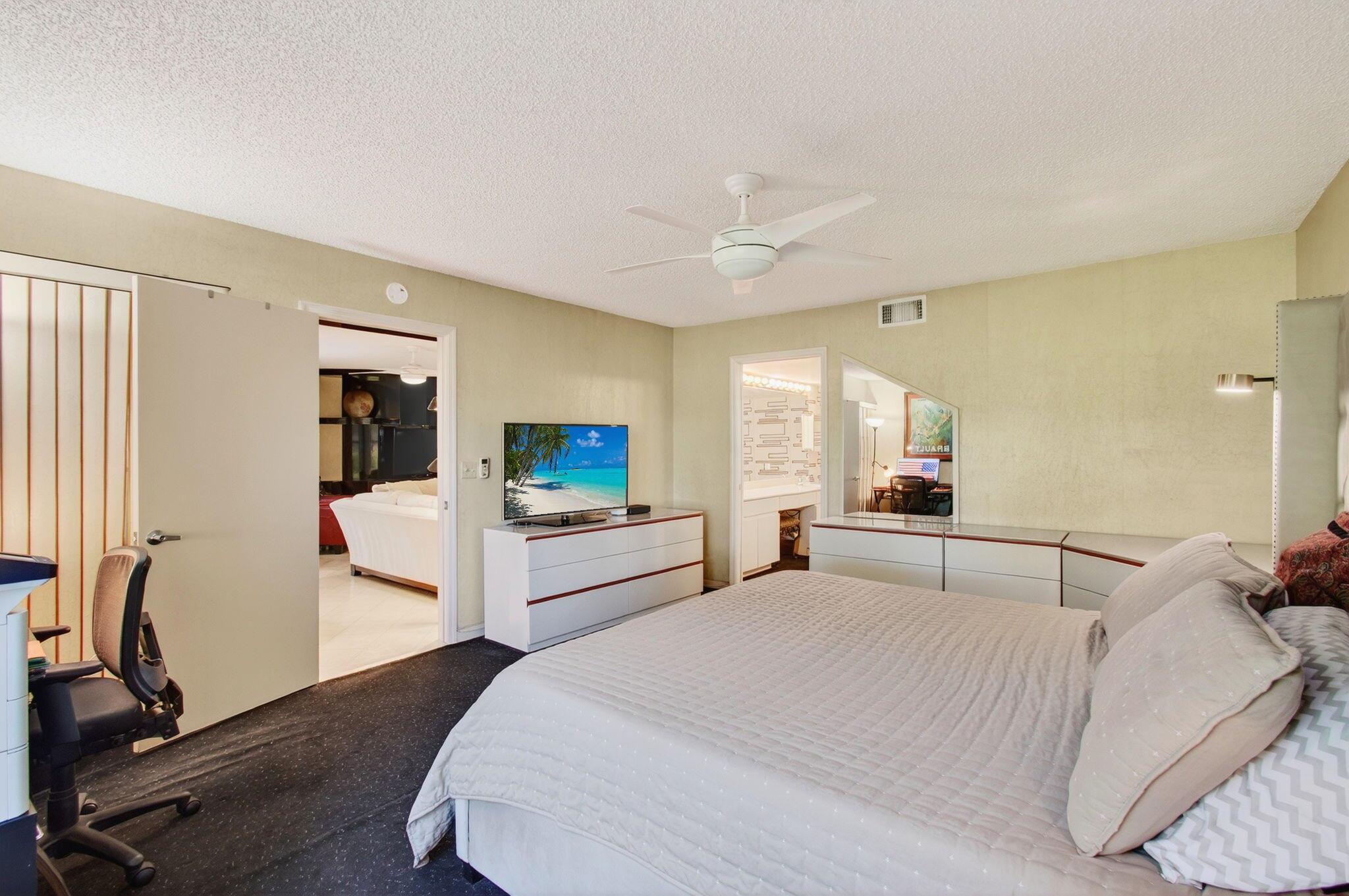 GLENEAGLES V COND - Residential