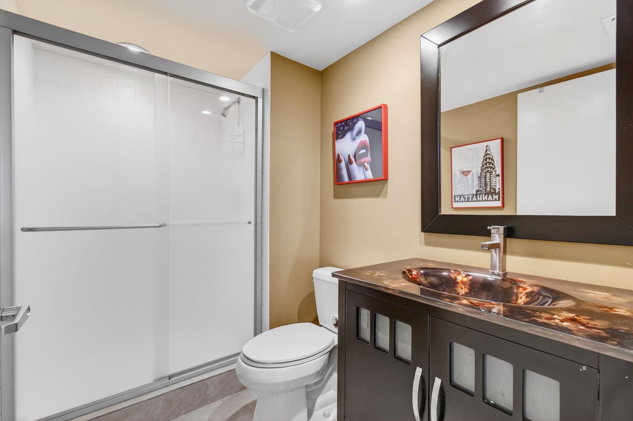 GLENEAGLES V COND - Residential